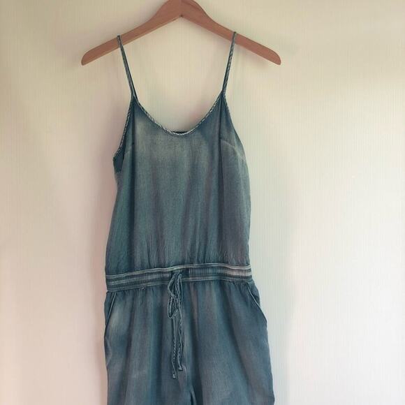 Romeo and Juliet Couture denim jumpsuit adjustable straps and drawstring waist - Picture 9 of 13